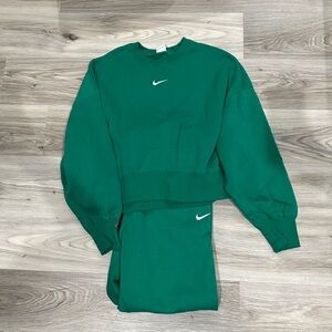 Nike Emerald Green Tracksuit